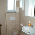 14 شقة