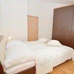 14 شقة