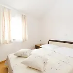 شقة 14 *