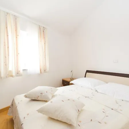Apartamento 14 *