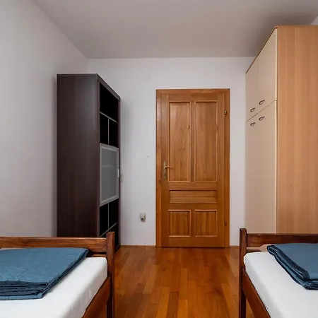 2 Bedroom Stunning In Apartment