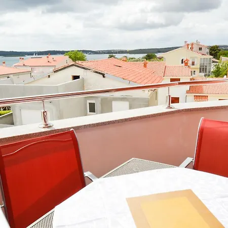 Apartment 2 Bedroom Stunning In