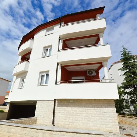 2 Bedroom Stunning In Medulin